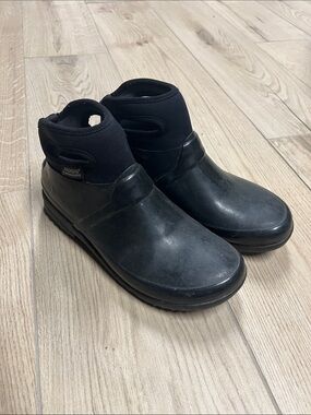 Bogs Black Women's Winter Rain Ankle Boots
